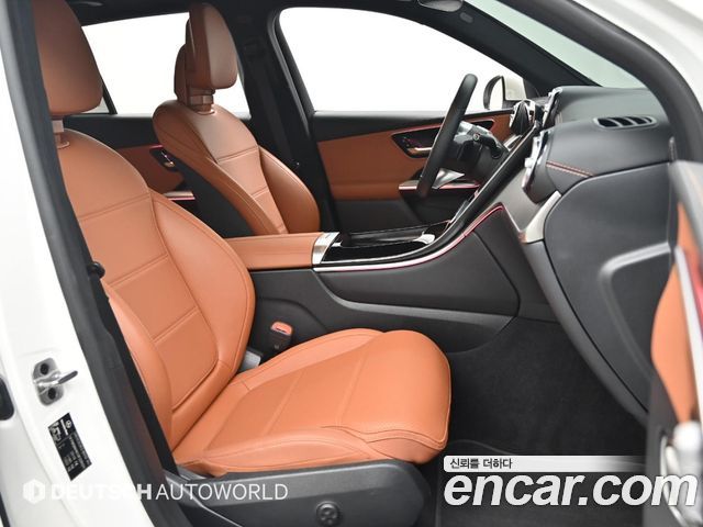 Mercedes-Benz GLC-Class 2025 — photo 10