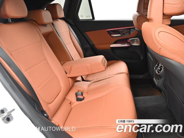 Mercedes-Benz GLC-Class 2025 — photo 12