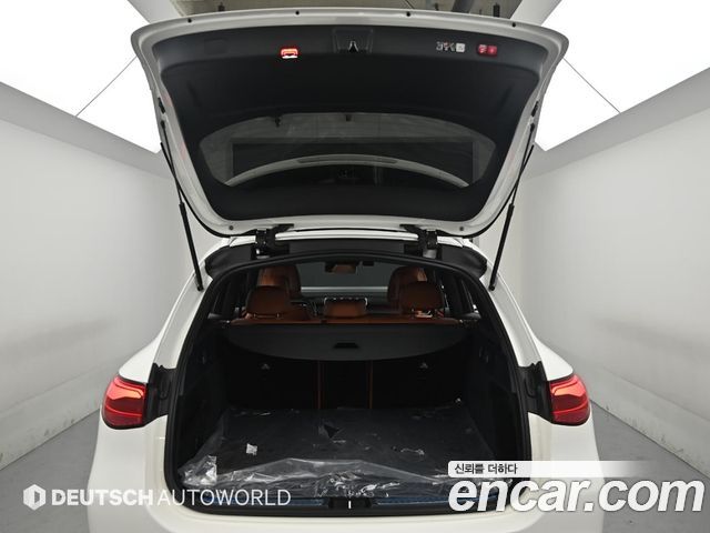Mercedes-Benz GLC-Class 2025 — photo 19