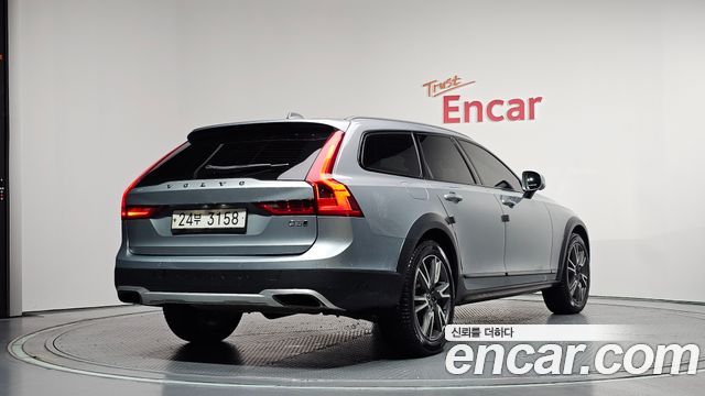 Volvo V90 2018 — photo 2