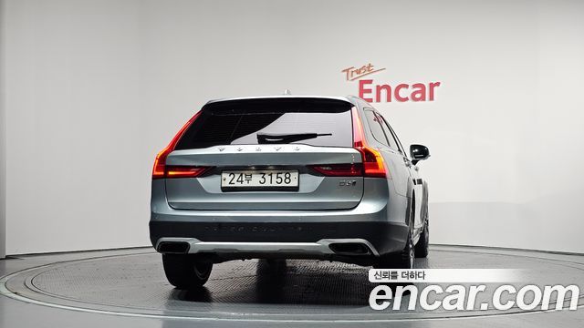 Volvo V90 2018 — photo 4