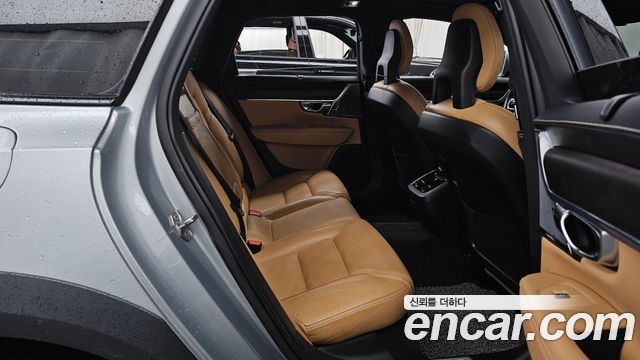 Volvo V90 2018 — photo 12