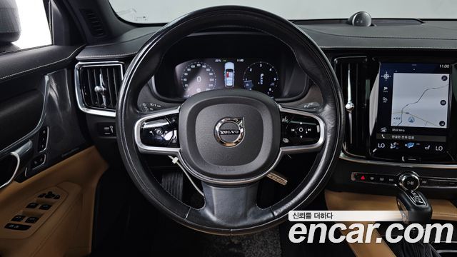 Volvo V90 2018 — photo 13