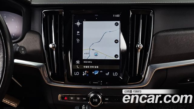 Volvo V90 2018 — photo 14