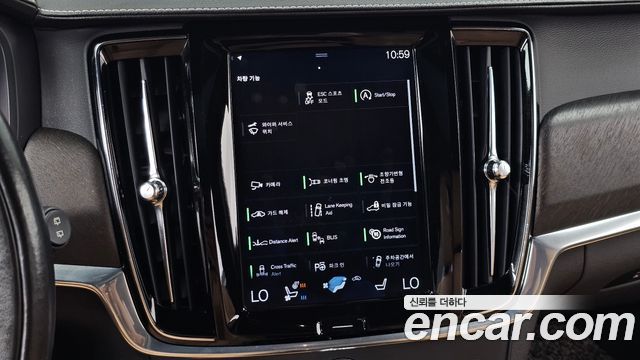 Volvo V90 2018 — photo 16