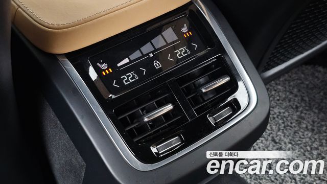 Volvo V90 2018 — photo 18
