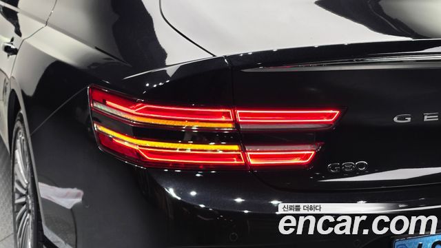 Genesis G80 2022 — photo 9