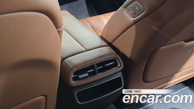 Genesis G80 2022 — photo 28