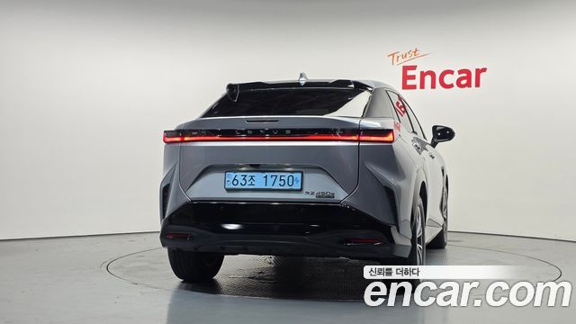 Lexus RZ 2023 — photo 4