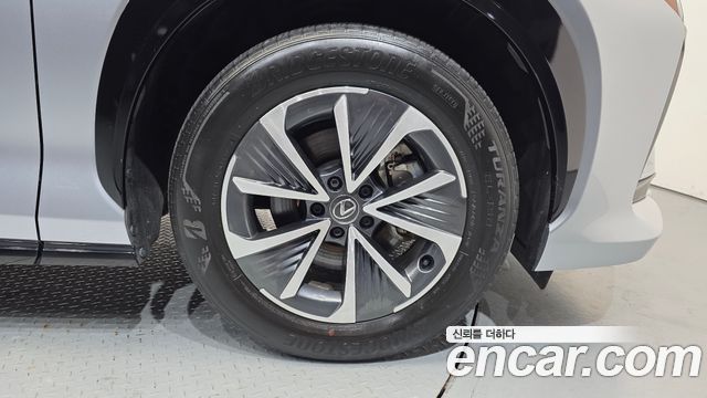 Lexus RZ 2023 — photo 5