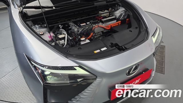 Lexus RZ 2023 — photo 6