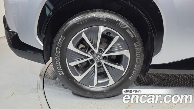 Lexus RZ 2023 — photo 7