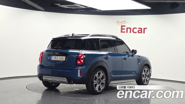 Mini Countryman 2021 — photo 2