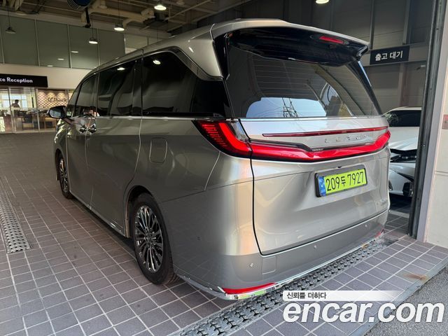 Lexus LM 2025 — photo 2