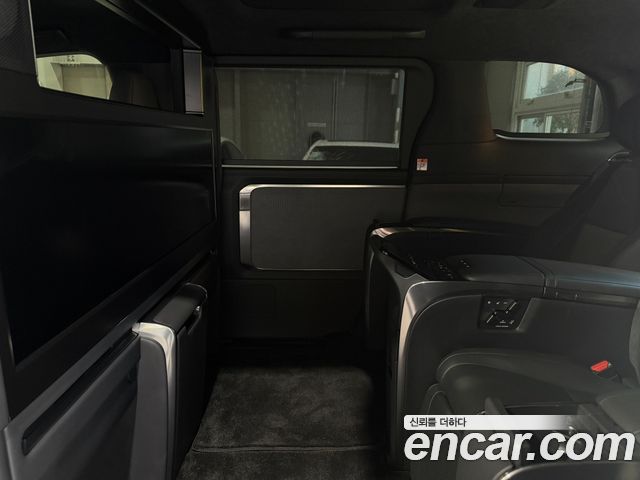 Lexus LM 2025 — photo 12
