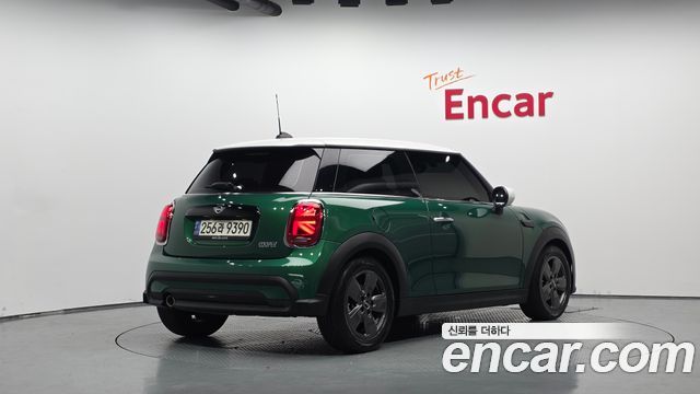 Mini Cooper 2022 — photo 2