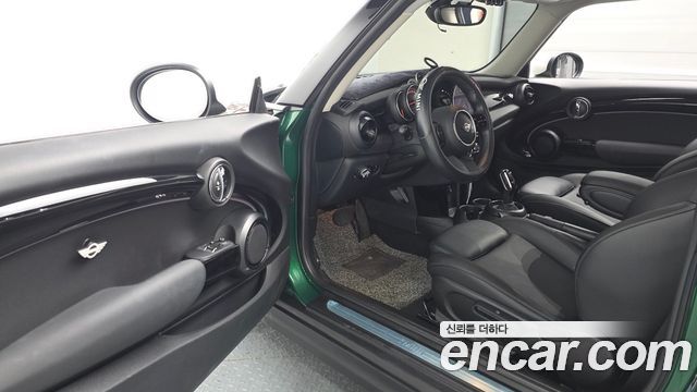 Mini Cooper 2022 — photo 13