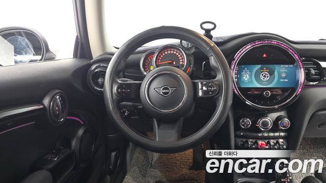 Mini Cooper 2022 — photo 18