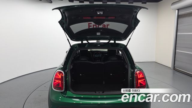 Mini Cooper 2022 — photo 26