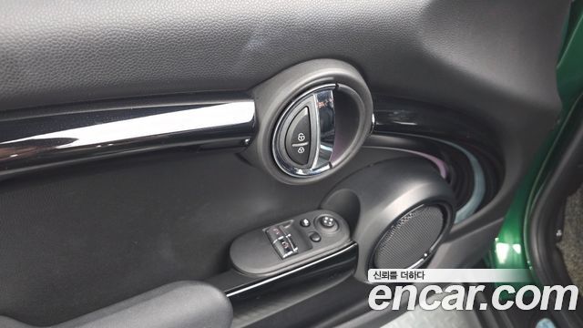 Mini Cooper 2022 — photo 28