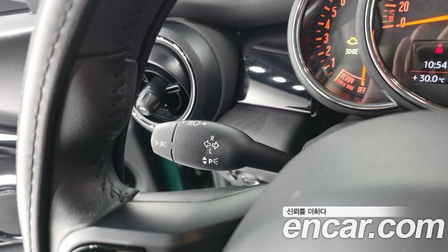 Mini Cooper 2022 — photo 30