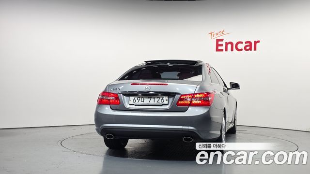 Mercedes-Benz E-Class 2013 — photo 4