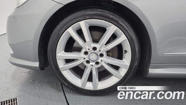 Mercedes-Benz E-Class 2013 — photo 5