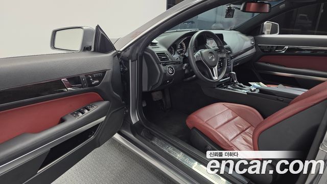 Mercedes-Benz E-Class 2013 — photo 10