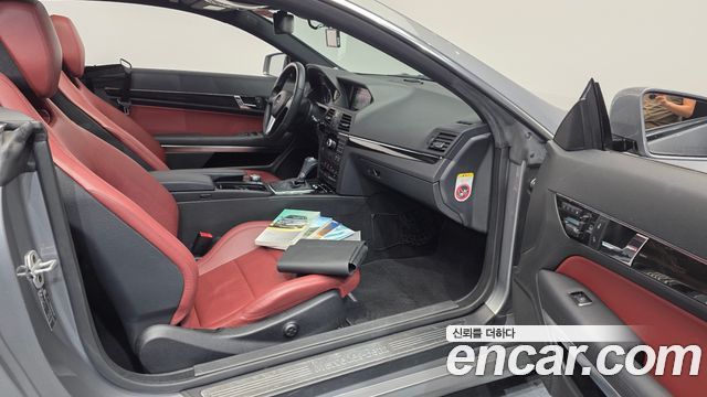 Mercedes-Benz E-Class 2013 — photo 11