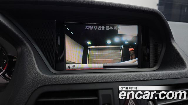 Mercedes-Benz E-Class 2013 — photo 16