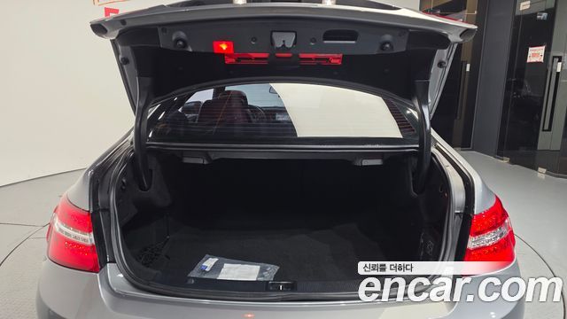 Mercedes-Benz E-Class 2013 — photo 20