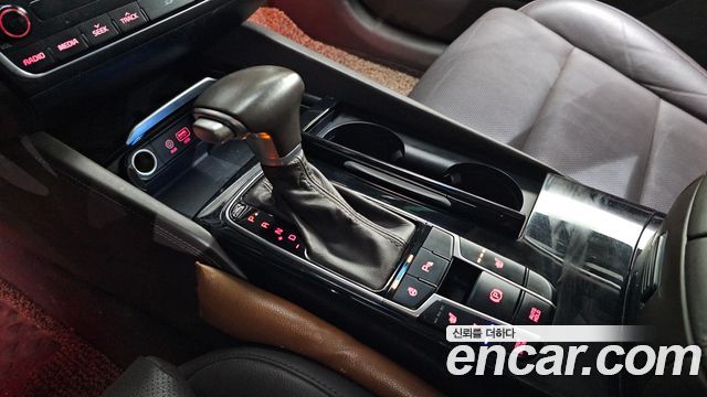 Kia K7 2017 — photo 9