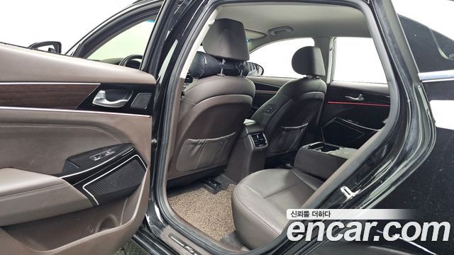 Kia K7 2017 — photo 11