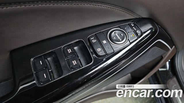 Kia K7 2017 — photo 13