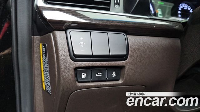 Kia K7 2017 — photo 14