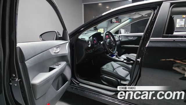 Kia K3 2023 — photo 10