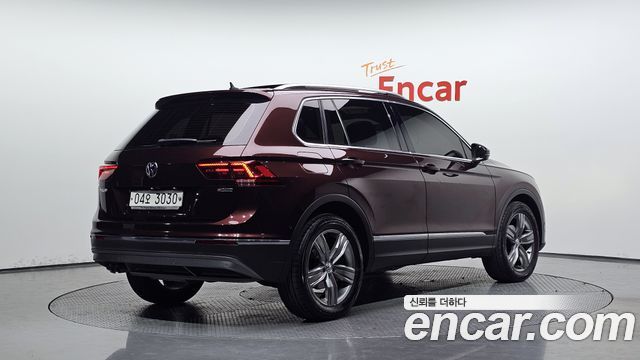 Volkswagen Tiguan 2018 — photo 2
