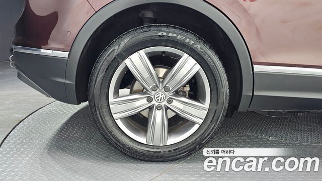 Volkswagen Tiguan 2018 — photo 5