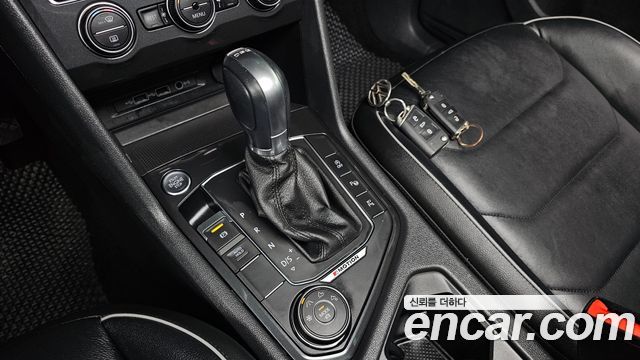 Volkswagen Tiguan 2018 — photo 12