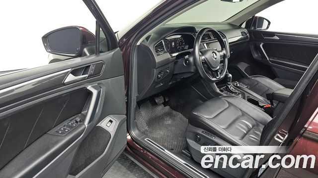 Volkswagen Tiguan 2018 — photo 13