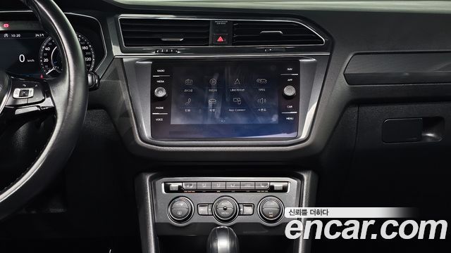 Volkswagen Tiguan 2018 — photo 20