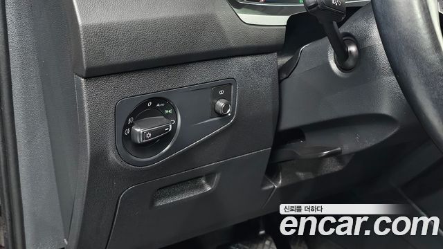 Volkswagen Tiguan 2018 — photo 22