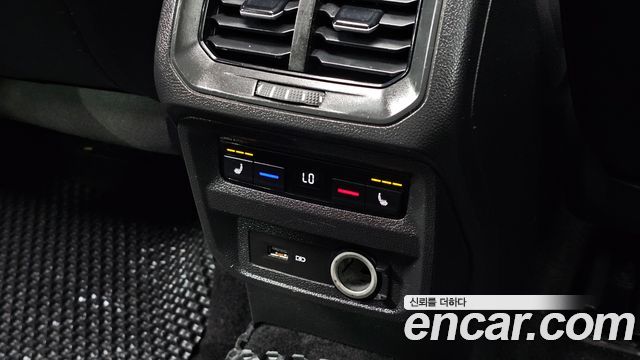 Volkswagen Tiguan 2018 — photo 23
