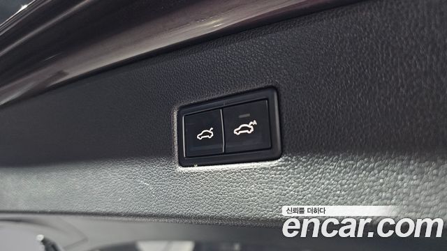 Volkswagen Tiguan 2018 — photo 24