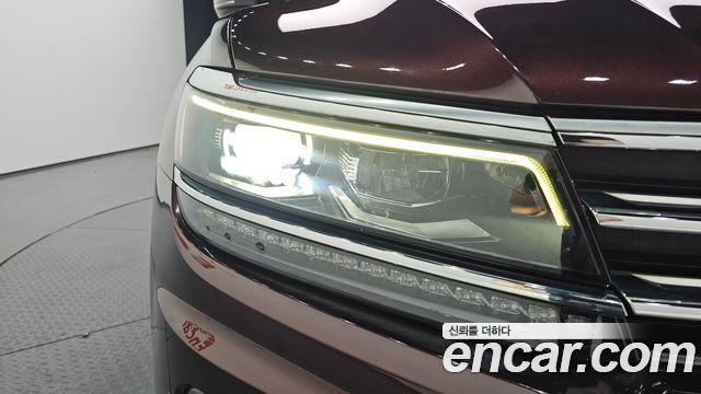 Volkswagen Tiguan 2018 — photo 8