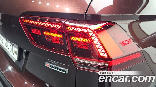 Volkswagen Tiguan 2018 — photo 9
