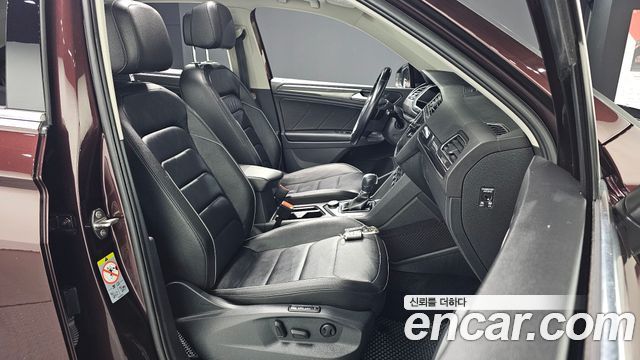 Volkswagen Tiguan 2018 — photo 16