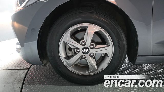 Hyundai AVANTE 2018 — photo 5
