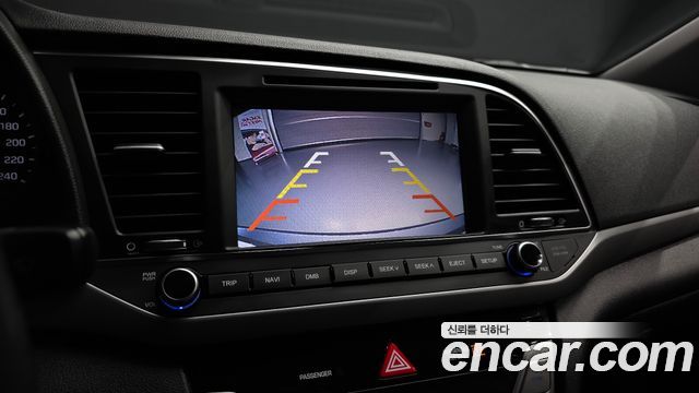 Hyundai AVANTE 2018 — photo 21