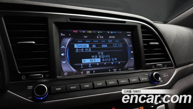 Hyundai AVANTE 2018 — photo 22
